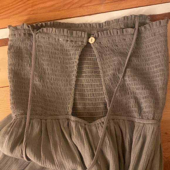 One Piece Smocked Jumper Wide Leg Ruffled Open Back Halter Tie Neck Size S - Picture 8 of 11